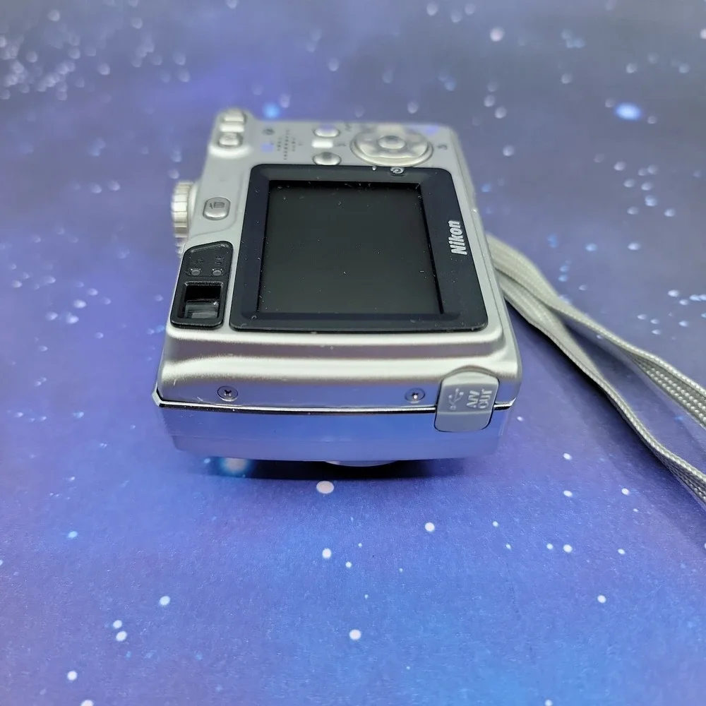 Nikon Digital Camera‎ Coolpix 5900 5.1MP Silver - Zoom Not Working